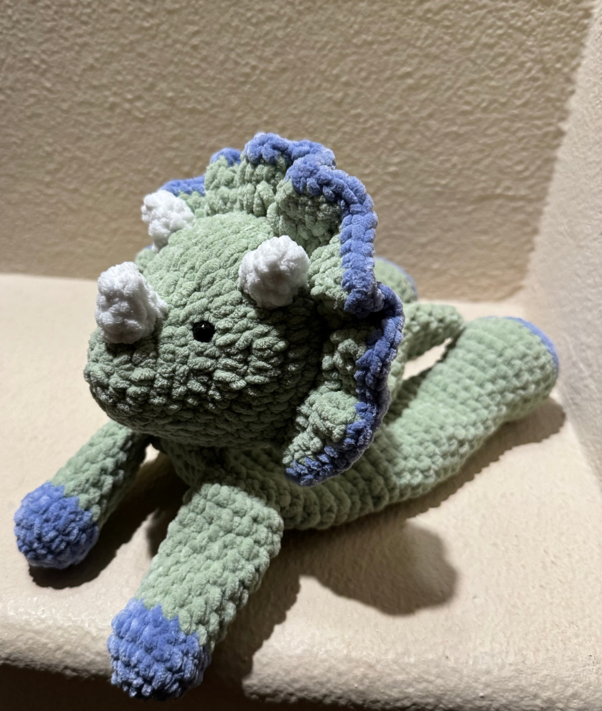Triceratops snuggle