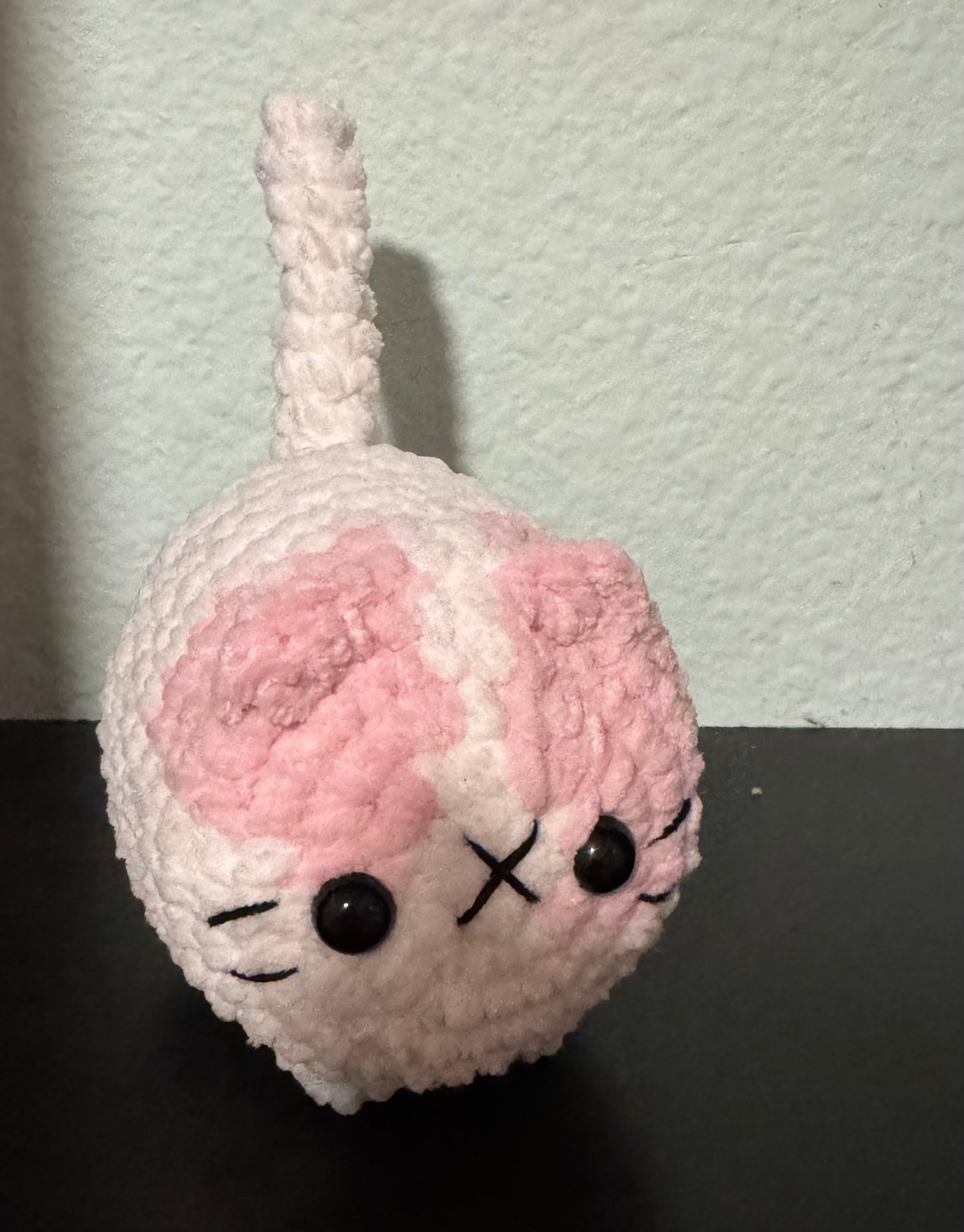 Bubble gum loaf cat